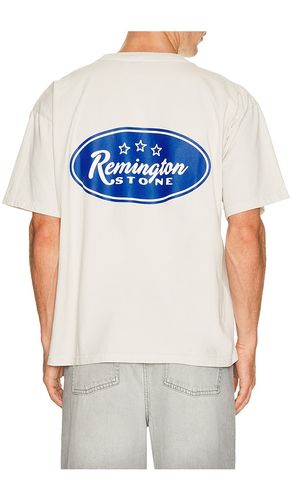 Bronco Tee in . Taglia S. Also in M, L, XL/1X - Remington Stone - Modalova