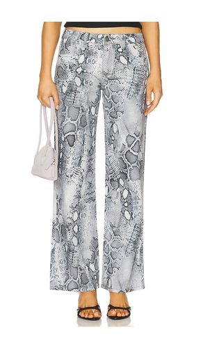 Zavier Straight Leg Jeans in . Size S. Also in XS - Runaway The Label - Modalova