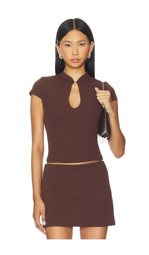 Vieno Keyhole Fitted Top in Chocolate. - size L (also in S, XS) - Runaway The Label - Modalova