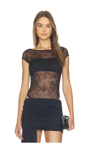 SPITZEN-BODYSUIT MIT U-BOOT-AUSSCHNITT OPALINE in . Größe XS. Also in S, M, L, XL - Runaway The Label - Modalova