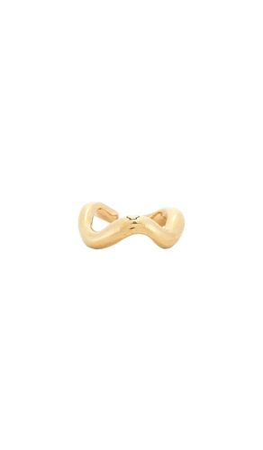 La Onda Oro Earcuff in - Studio Conchita - Modalova