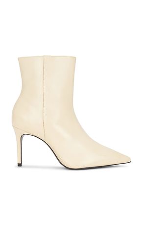 Mikki Boot in Beige. - size 10 (also in 8.5, 9, 9.5) - Schutz - Modalova
