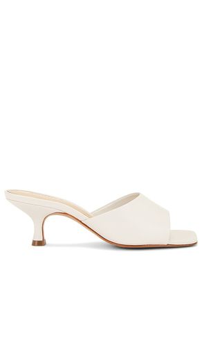 Dethalia Sandal in Cream. - size 6.5 (also in 7, 7.5, 8.5, 9) - Schutz - Modalova