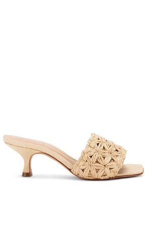 Dethalia Straw Sandal in Perla in Neutral. - size 6 (also in 6.5, 7.5, 8, 8.5, 9.5) - Schutz - Modalova