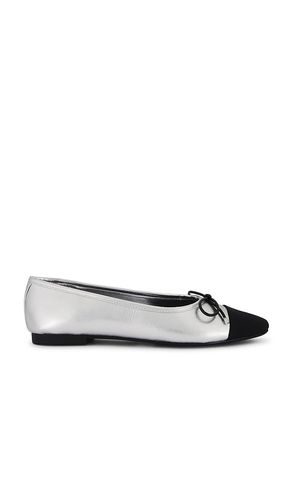 Arissa Flat in Metallic Silver. - size 10 (also in 6, 6.5, 7, 7.5, 8, 8.5, 9, 9.5) - Schutz - Modalova