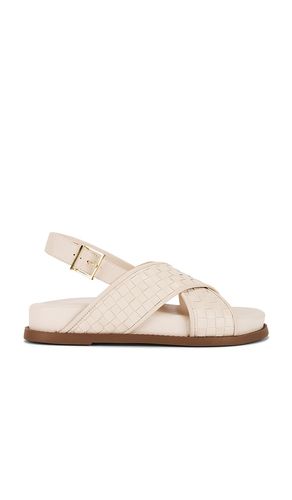 Ruby Sporty Sandal in Cream. - size 10 (also in 6, 6.5, 7, 7.5, 8, 8.5, 9.5) - Schutz - Modalova