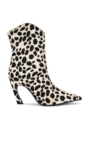 Maryann Curve Boot in Cream. - size 10 (also in 6, 6.5, 7, 7.5, 8, 8.5, 9, 9.5) - Schutz - Modalova