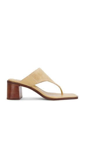 Sage Sandal in . Taglia 6. Also in 6.5, 7, 7.5, 8, 8.5, 9, 9.5, 10 - Schutz - Modalova