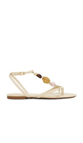 Amber Flat Sandal in . Size 6. Also in 6.5, 7.5, 8, 8.5, 9, 9.5 - Schutz - Modalova