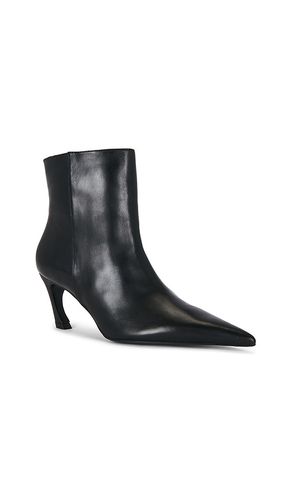 Lexi Bootie in . Size 10. Also in 6, 6.5, 7, 7.5, 8, 8.5, 9, 9.5 - Schutz - Modalova