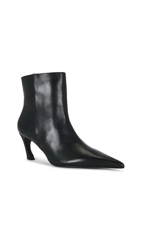 Lexi Bootie in . Size 6. Also in 6.5, 8, 8.5, 9, 9.5 - Schutz - Modalova