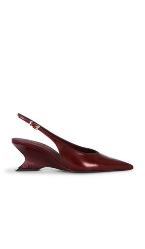 Siena Mid Buckle Pump in Burgundy. - size 6 (also in 7, 7.5, 8, 8.5) - Schutz - Modalova
