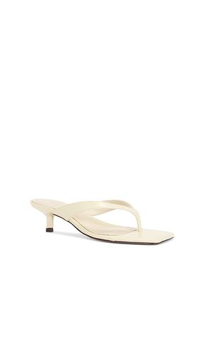 Marjorie Sandal in Ivory. - size 6 (also in 8, 8.5) - Schutz - Modalova