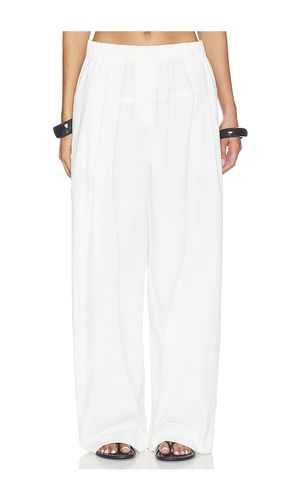 Relaxed Pleat Pants in White. - size XS (also in S, M, L, XL) - St. Agni - Modalova