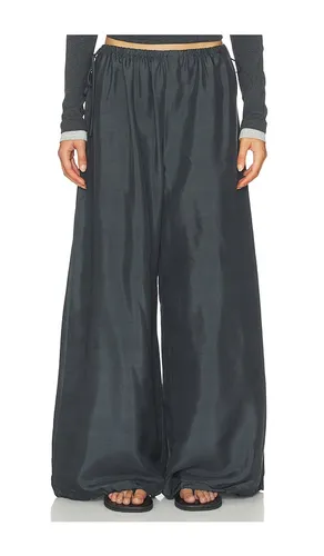 Silk Adjustable Balloon Pants in Black. - size XS (also in M, L) - St. Agni - Modalova
