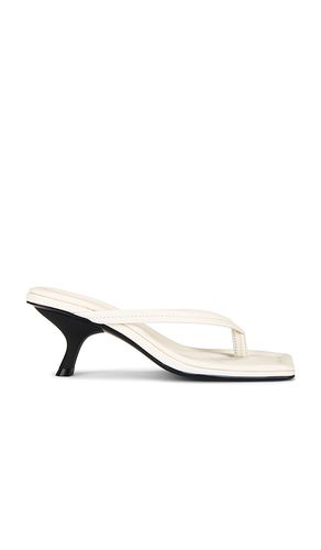 Thong Detail Heel in White. - size 37 (also in 38) - St. Agni - Modalova