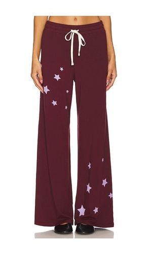 Stars Wide Leg Pant in Burgundy. - size L (also in M, S, XS) - SUNDRY - Modalova