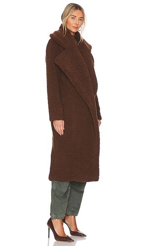 X REVOLVE Teddy Coat in . Size L. Also in M, S, XL, XS, XXL - SNDYS - Modalova