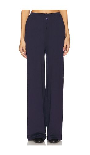 X REVOLVE August Button Pants in . Size L. Also in S, XL, XS, XXL - SNDYS - Modalova