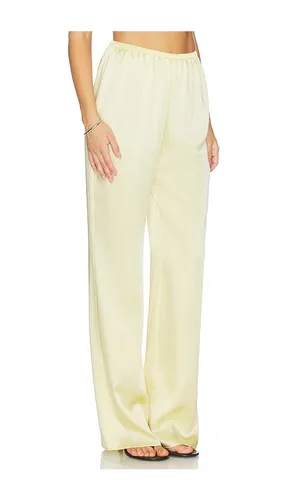 Lillian Satin Pant in Yellow. - size L (also in M, S, XL, XS, XXS) - SEROYA - Modalova