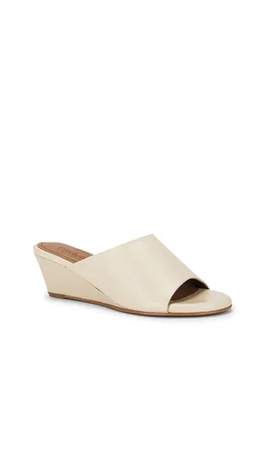 Isn't She Lovely Sandal in . Size 6.5. Also in 7, 7.5, 8, 8.5, 9, 9.5, 10 - Seychelles - Modalova