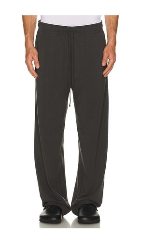 Jersey Straight Pant in Grey. - size S (also in M, XL/1X, L, XXL/2X) - SKIMS - Modalova