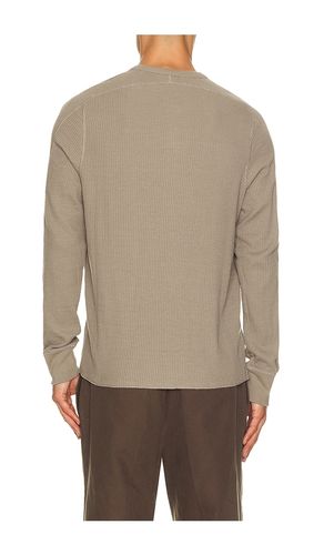 Waffle Cropped Slim Henley in Brown. - size L (also in M, S, XL/1X, XXL/2X) - SKIMS - Modalova