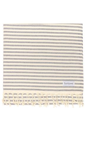 Saint Tropez Sand Free Beach Towel in - Sunkissed - Modalova