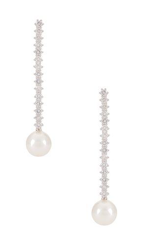 Pearl Tennis Earring in Metallic Silver - SHASHI - Modalova