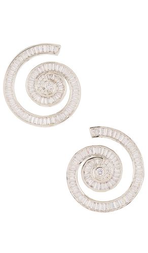 Gin Earrings in Metallic - SHASHI - Modalova