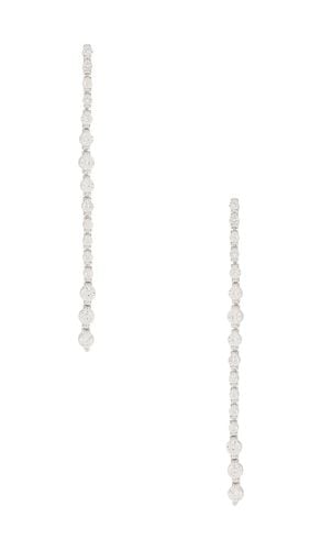 Diamond Drop Earring in Metallic - SHASHI - Modalova