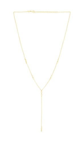 Noa Lariat Necklace in Metallic - SHASHI - Modalova