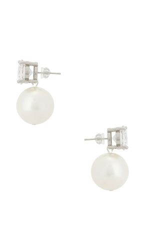 SHASHI Jones Stud Earring in Ivory - SHASHI - Modalova