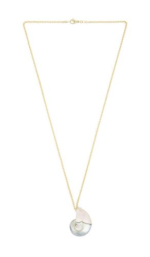 SHASHI Pendant Necklace in Brown - SHASHI - Modalova