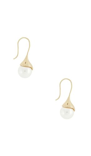 Tulip Pearl Earring in - SHASHI - Modalova
