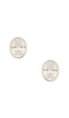 Oval Bezel Stud in - SHASHI - Modalova