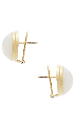 SHASHI Bouch?e Stud in Ivory - SHASHI - Modalova