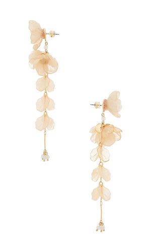 SHASHI Iris Earring in Ivory - SHASHI - Modalova