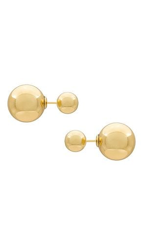 Pendiente de doble bola en color oro metálico talla all en - Metallic Gold. Talla all - SHASHI - Modalova
