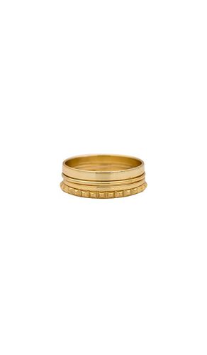 Conjunto de anillos stacking en color oro metálico talla 6 en - Metallic Gold. Talla 6 (también en 7, 8) - SHASHI - Modalova
