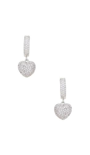 Pave Heart Huggie in - SHASHI - Modalova