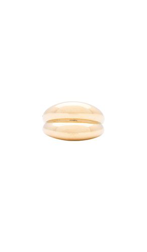 Double Dome Ring in . Taglia 8 - SHASHI - Modalova