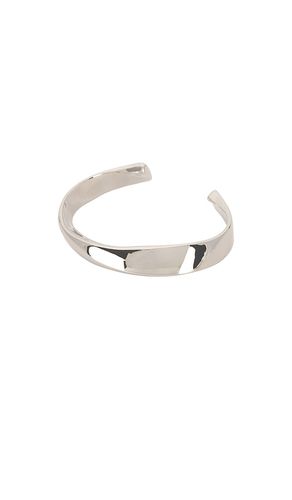 Camden Cuff Bracelet in Metallic - SHASHI - Modalova