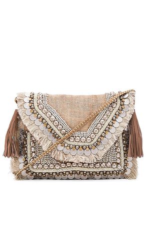 SHASHI Leela Clutch in Neutral - SHASHI - Modalova