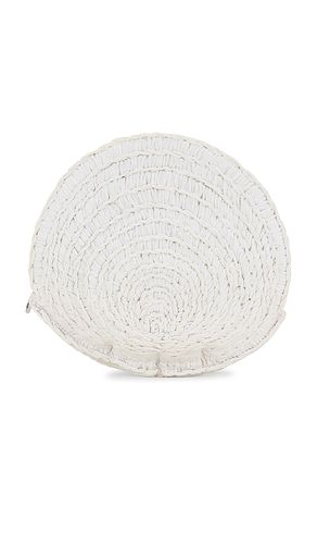 SIMONMILLER Oyster Clutch in White - SIMONMILLER - Modalova