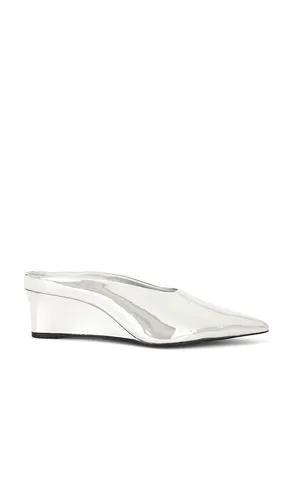 Pointed Gala Wedge Pump in Metallic . - size 36 (also in 38) - SIMONMILLER - Modalova