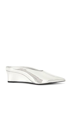 Pointed Gala Wedge Pump in Metallic . - size 37 (also in 38, 39) - SIMONMILLER - Modalova