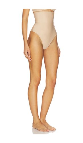 Body High Waisted Thong in Tan. - size M (also in S, XS) - SKIMS - Modalova