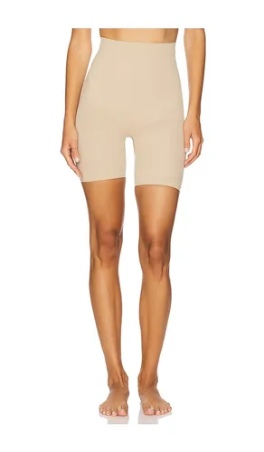 Seamless Sculpt Mid Thigh Short in Tan. - size 2X (also in XL, XXS) - SKIMS - Modalova