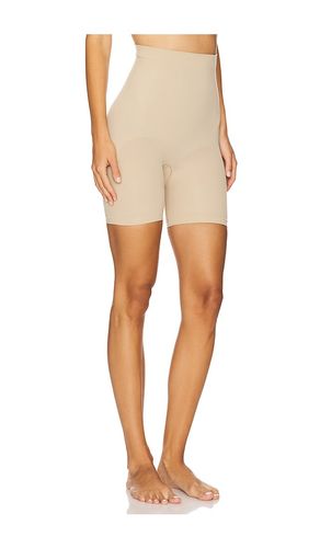 Seamless Sculpt Mid Thigh Short in Tan. - size 2X (also in XL, XXS) - SKIMS - Modalova